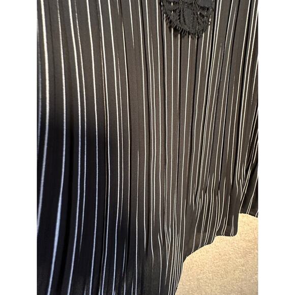 Chico's Convertible Striped Tank Black Lace Pleated Peplum Women’s Sz 0 (4-6 US) - Picture 10 of 16